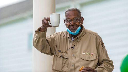 Oldest WWII vet celebrates another birthday